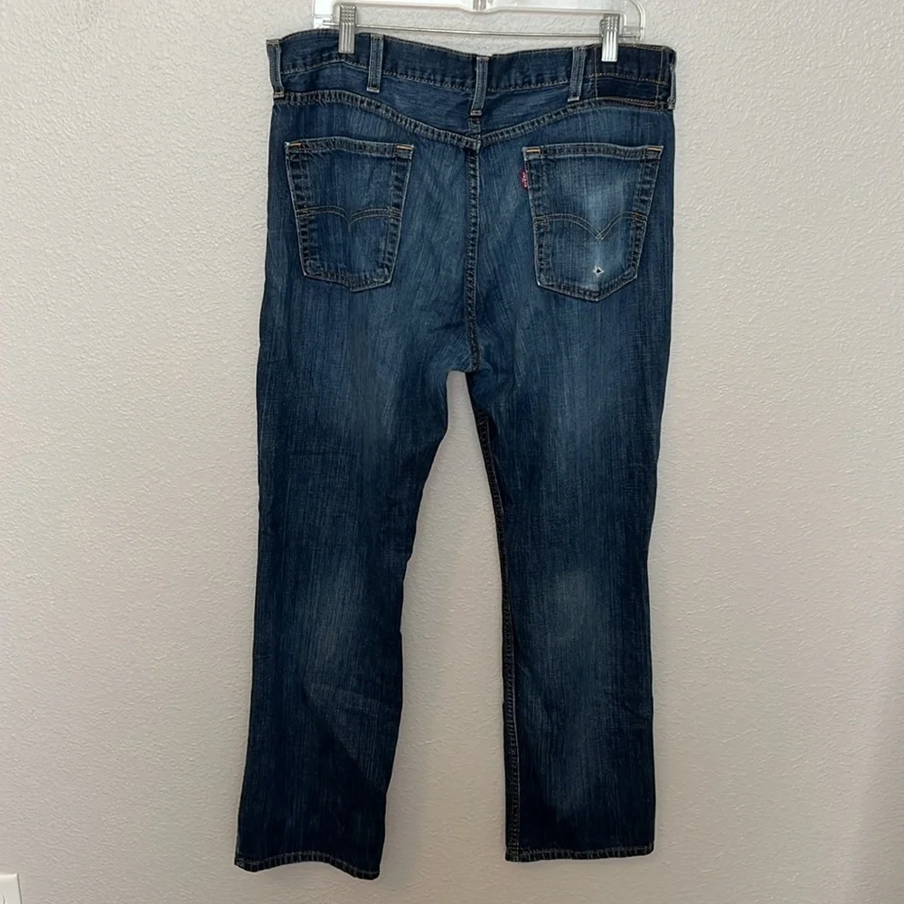 Levis size 38